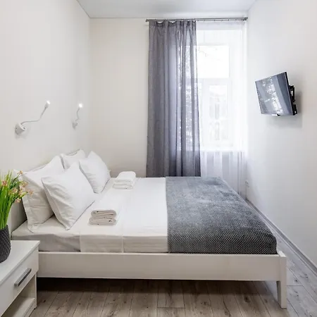 Апартаменти Alfa Kulisha 40