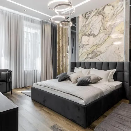 Апартаменти Alfa Kulisha 40